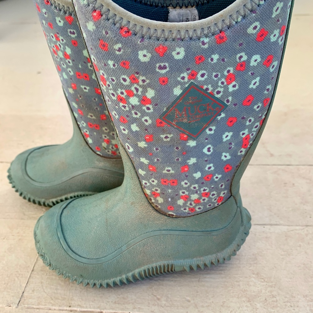 Toddler Muck Boot size 9